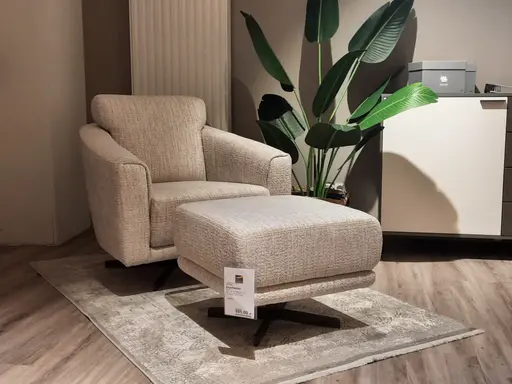 Einzelsessel mit Hocker MR2490
